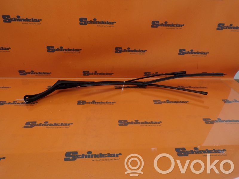 Front wiper blade arm