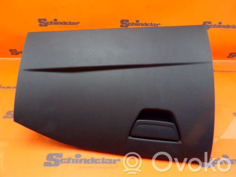 Daiktadėžė   F1EBA06044AF,F1EBA06044AF