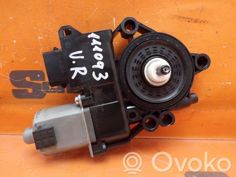 Silnik regulatora szyby drzwi przednich   82460J7010,82460J7010