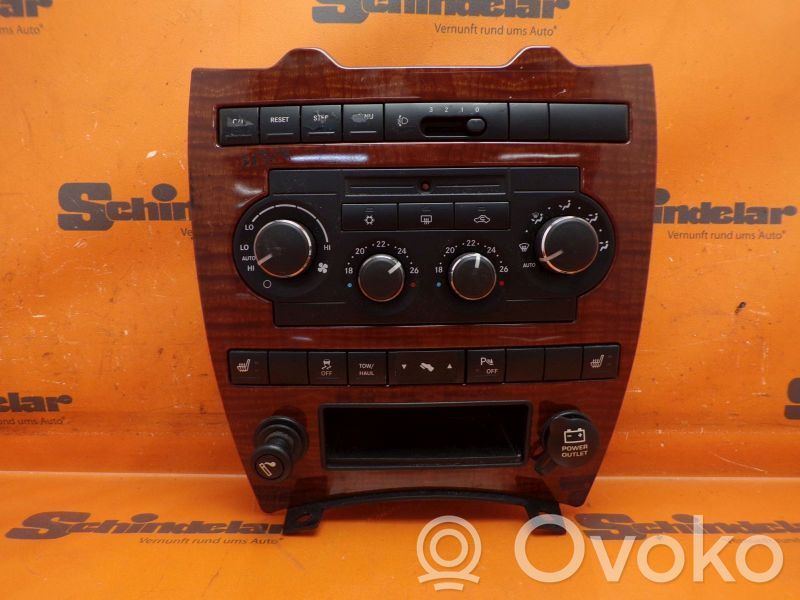 Jeep Grand Cherokee (WK) Dashboard trim 