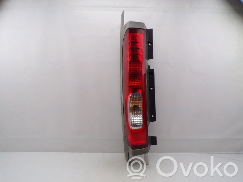 Rear/tail lights   265A60118,265A60118