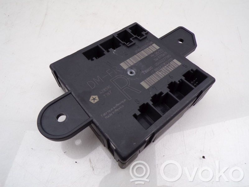 Jeep Cherokee KK Unité de commande / module de verrouillage centralisé porte 