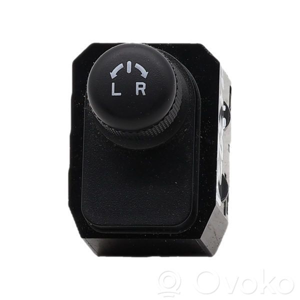 Suzuki Ignis Wing mirror switch 