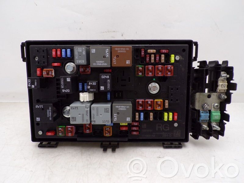 Fuse box set   13318781,13318781