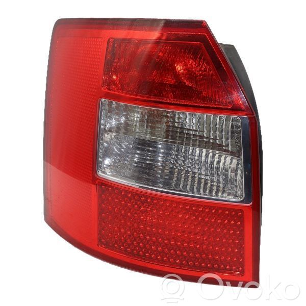Audi A4 S4 B6 8E 8H Lampă spate în caroserie 