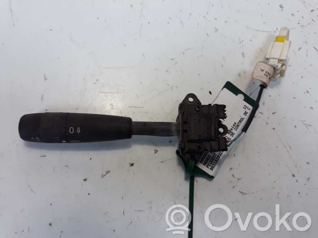 Peugeot 607 Pulsanti/interruttori sul volante
