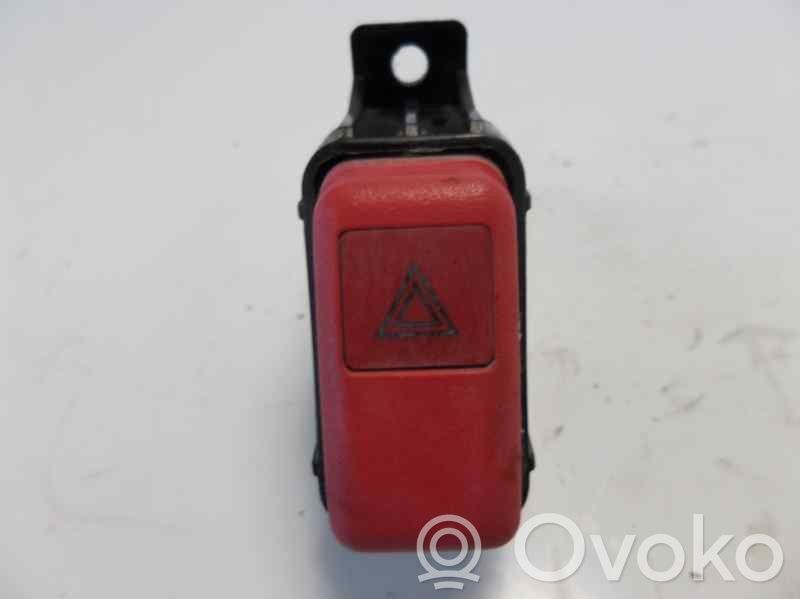 Botón interruptor de luz de peligro