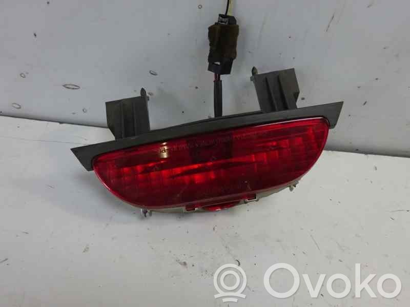 Troisième feu stop   0K56A51580B77,0K56A51580B77