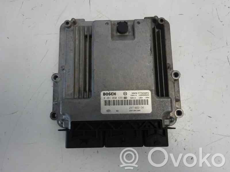 Unidad de control/módulo del motor   237102213R,237102213R,0281030439