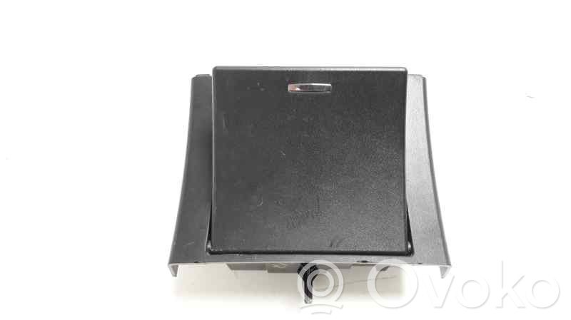 Mercedes-Benz E A207 Posacenere (anteriore)