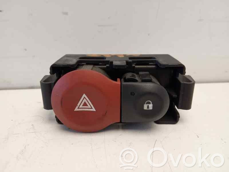Botón interruptor de luz de peligro   8200214896