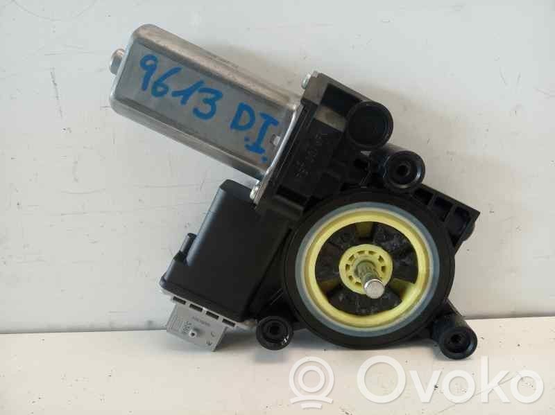 Opel Corsa E Motor macara geam ușă față 