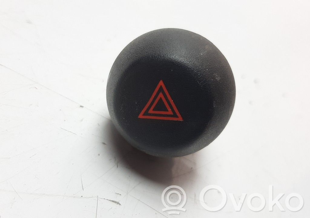 Toyota RAV 4 (XA30) Botón interruptor de luz de peligro