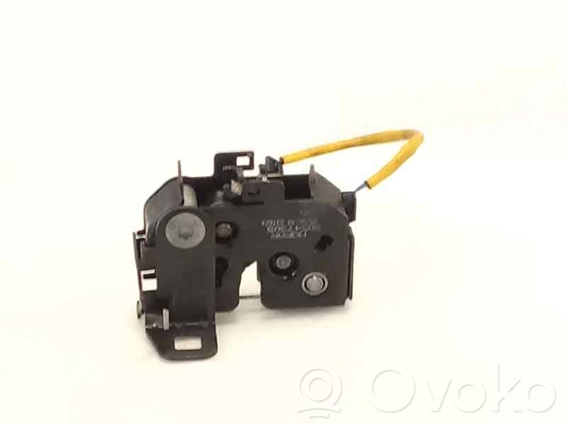 Alfa Romeo Stelvio Tie down hook / loop 