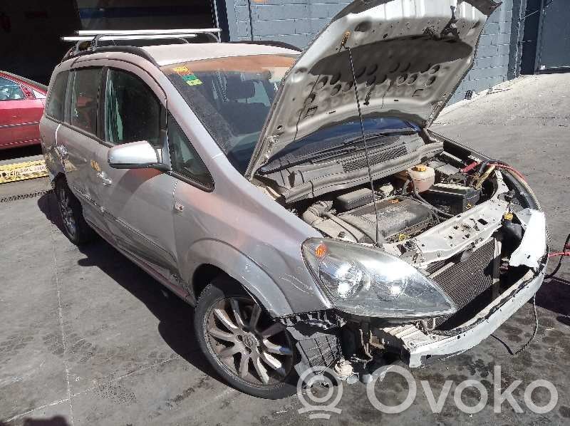 Opel Zafira B Radiateur condenseur de climatisation