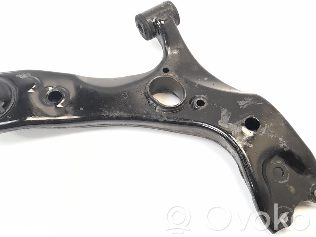 Toyota Auris 150 Braccio di controllo sospensione anteriore 