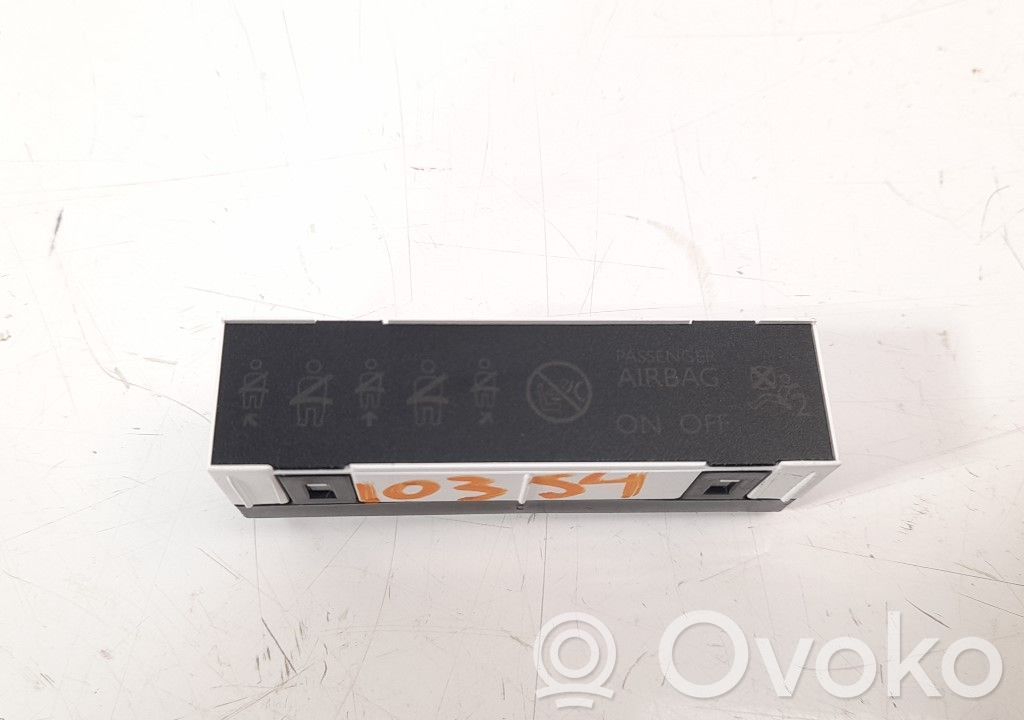 Opel Crossland X HUD-näyttö 