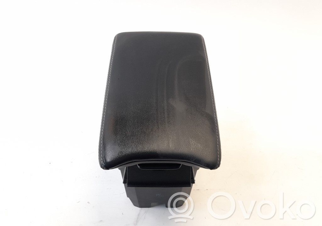 Armrest   8811C109