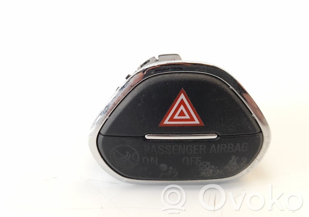 Hazard light switch   39031634