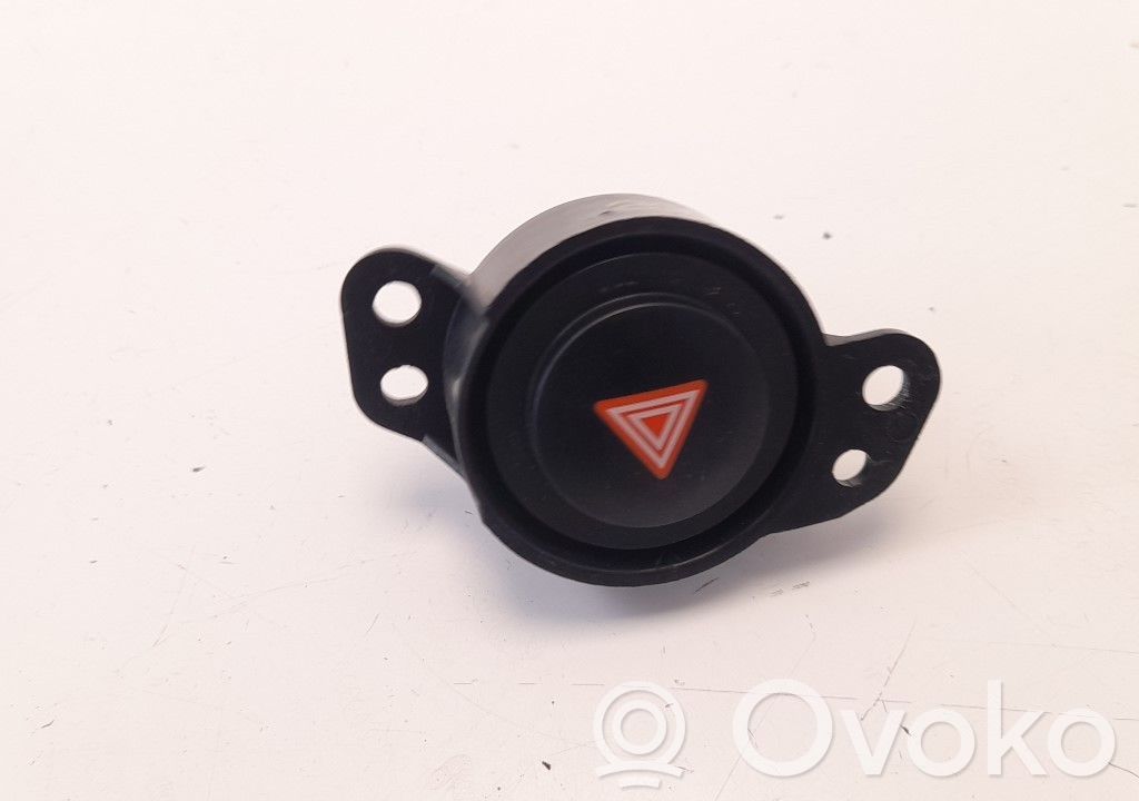 Toyota Aygo AB40 Interrupteur feux de détresse 