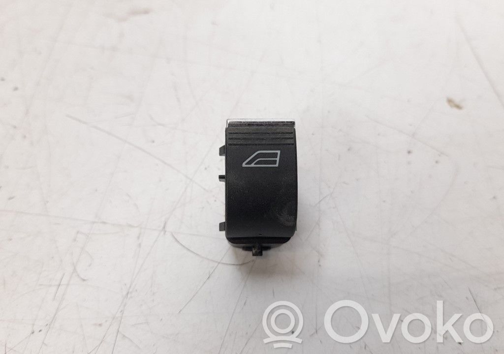 Electric window control switch   1861098,IAF670027