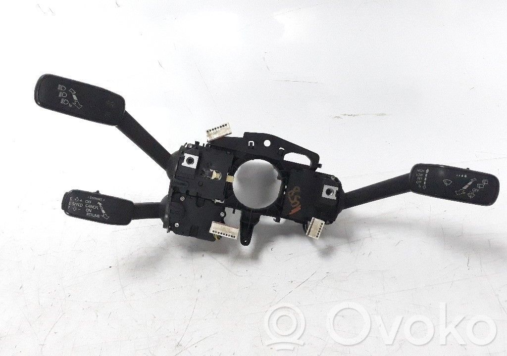 Seat Leon (5F) Interruptores/botones de la columna de dirección 