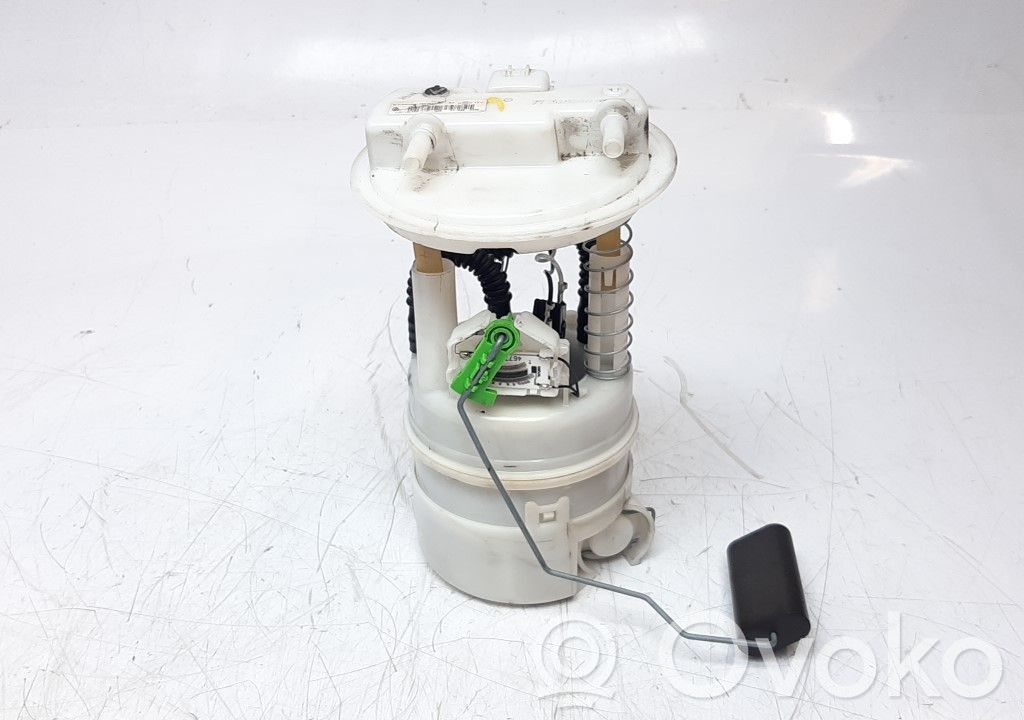 Pompe à carburant   170114543R,170114543R