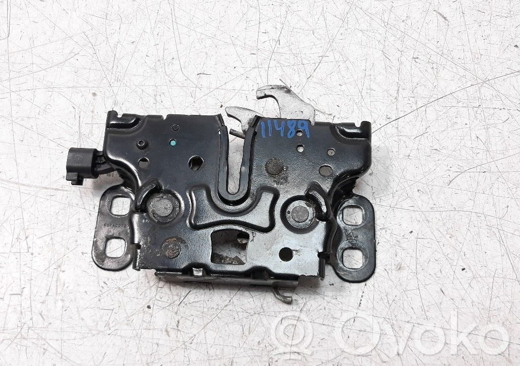Jeep Compass Tie down hook / loop 