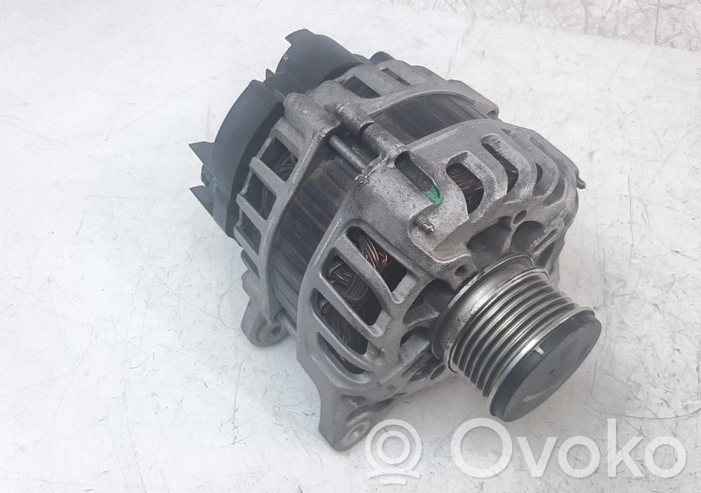 Renault Clio IV Generatore/alternatore 