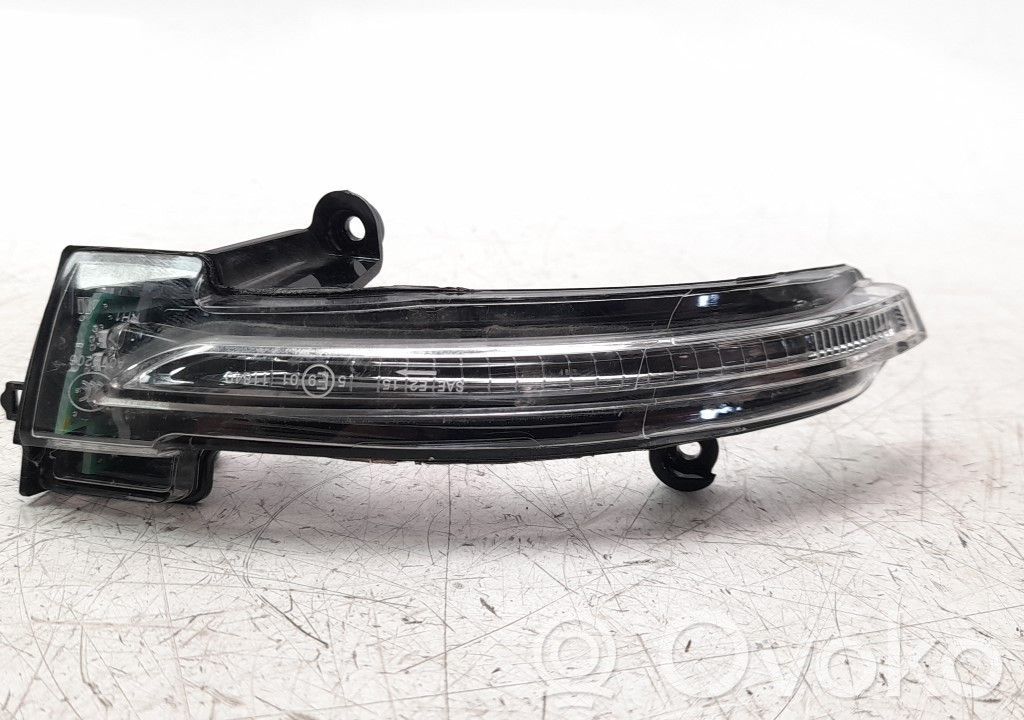 Renault Megane IV Front door electric wing mirror 