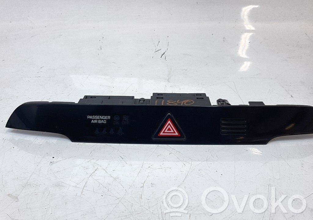 Botón interruptor de luz de peligro   93700D7100