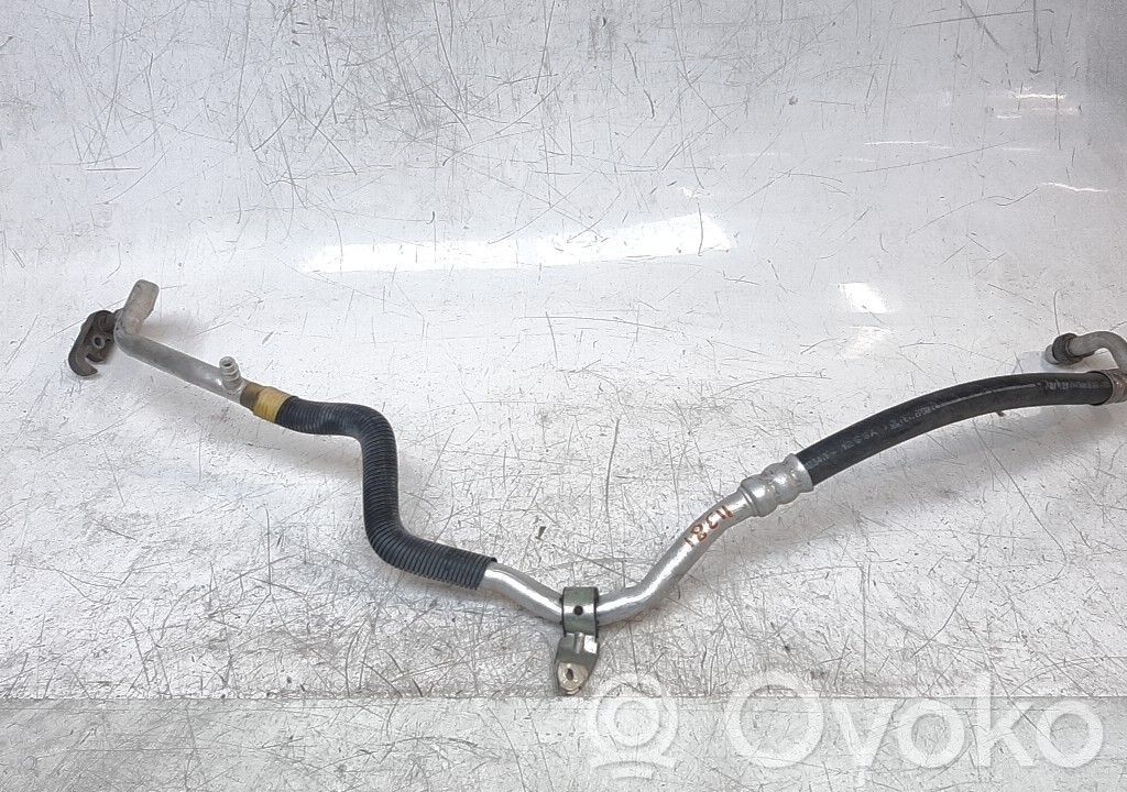 Ilmastointilaitteen putki (A/C)   BHT161462A