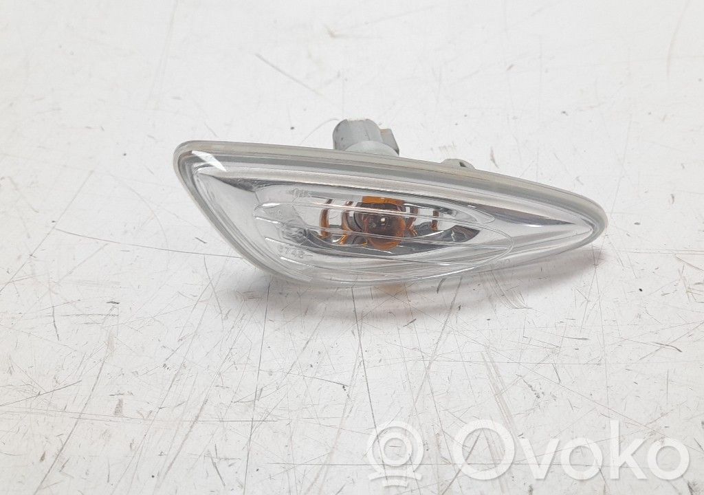 Kolmas/lisäjarruvalo   92304A20