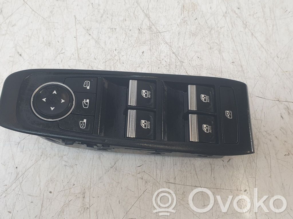 Renault Austral Electric window control switch 