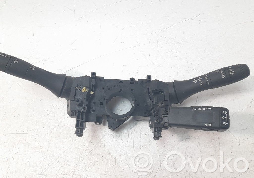 Renault Clio IV Boutons / interrupteurs volant