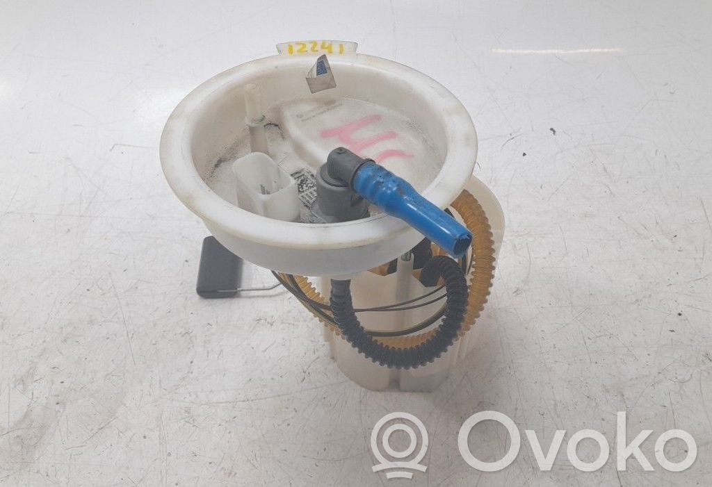BMW 2 F22 F23 Pompă combustibil în rezervor 