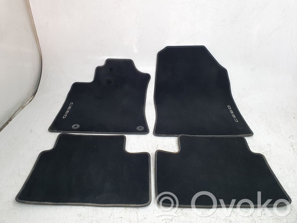 KIA Ceed Auton lattiamattosarja 