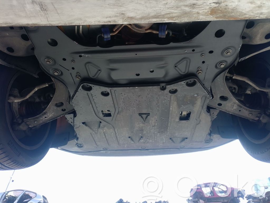 Volvo XC40 Engine splash shield/under tray