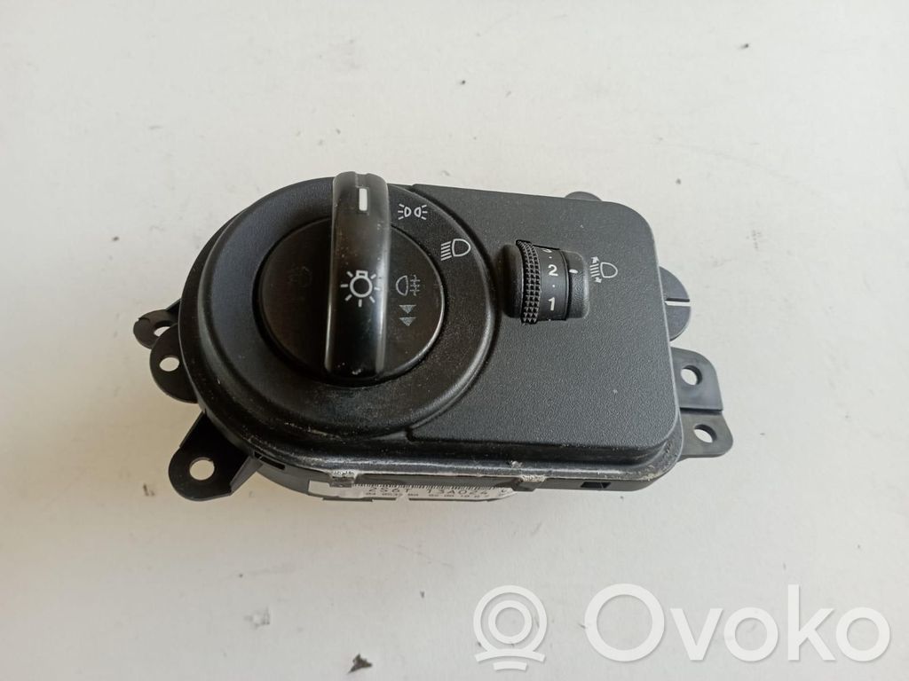 Interrupteur d’éclairage   2S6T13A024,2S6T13A024