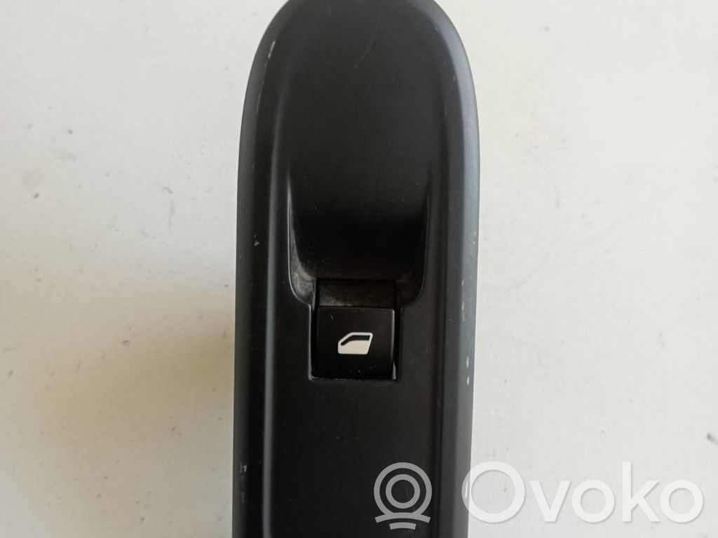 Citroen C3 Electric window control switch 