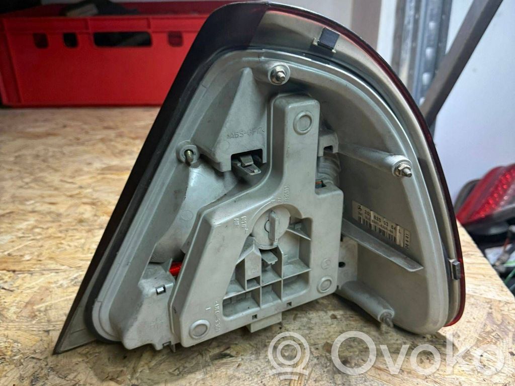 Mercedes-Benz C W202 Lampa tylna 