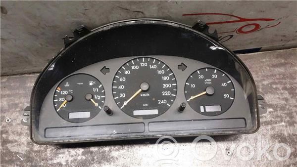 Mercedes-Benz ML W163 Geschwindigkeitsmesser Cockpit