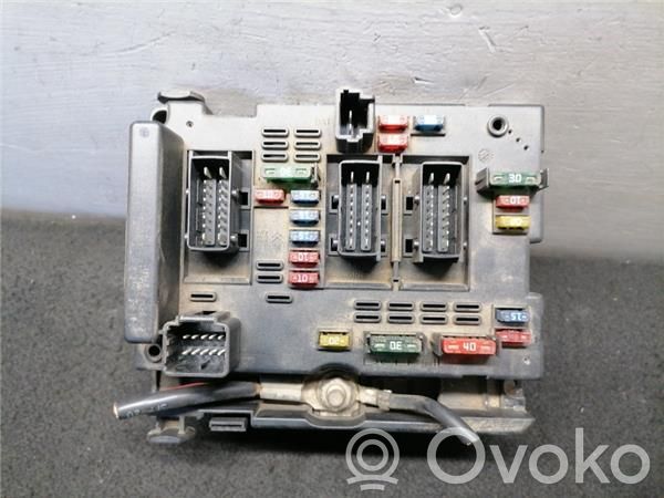 Peugeot 307 Module de fusibles 