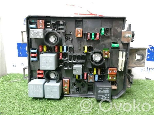 Opel Corsa E Sicherungskasten 