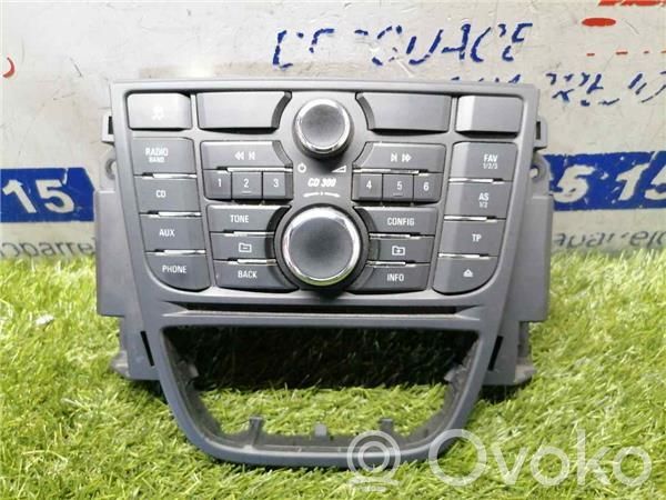 Panel / Radioodtwarzacz CD/DVD/GPS   13346041,13346041
