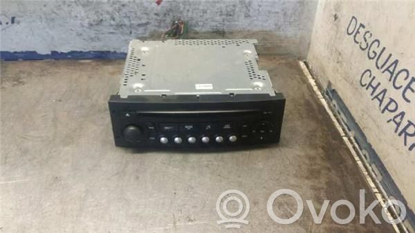 Radio / CD-Player / DVD-Player / Navigation
