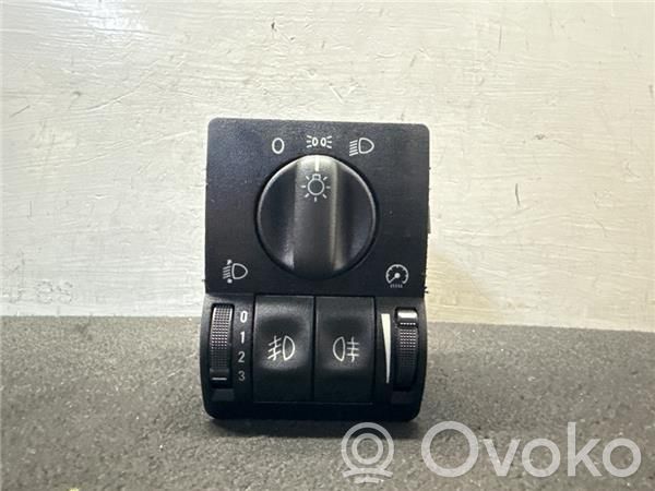 Opel Zafira A Interruptor de luz 