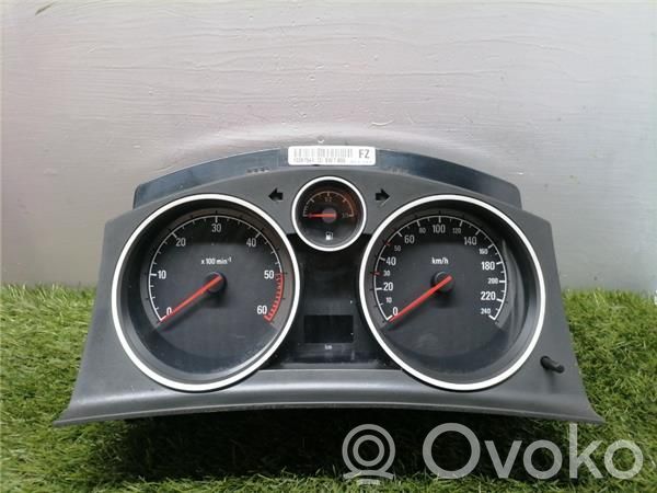Opel Zafira B Licznik / Prędkościomierz