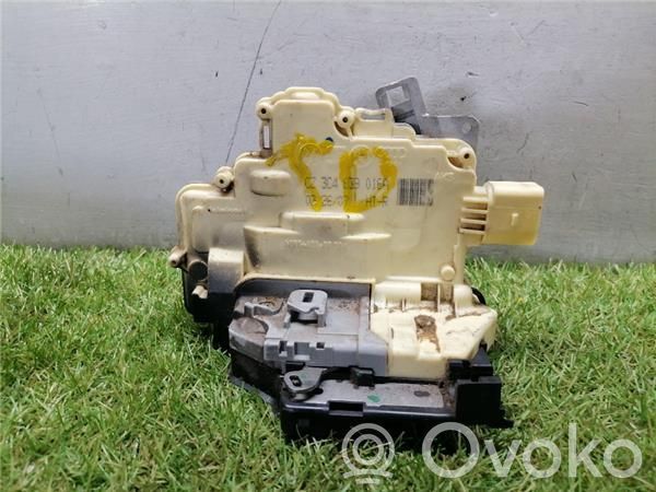 Volkswagen PASSAT B6 Zamek drzwi tylnych 