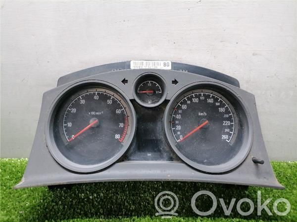 Opel Zafira B Spidometrs (instrumentu panelī) 